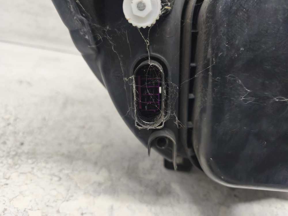 PHARE GAUCHE MERCEDES - Vue 3